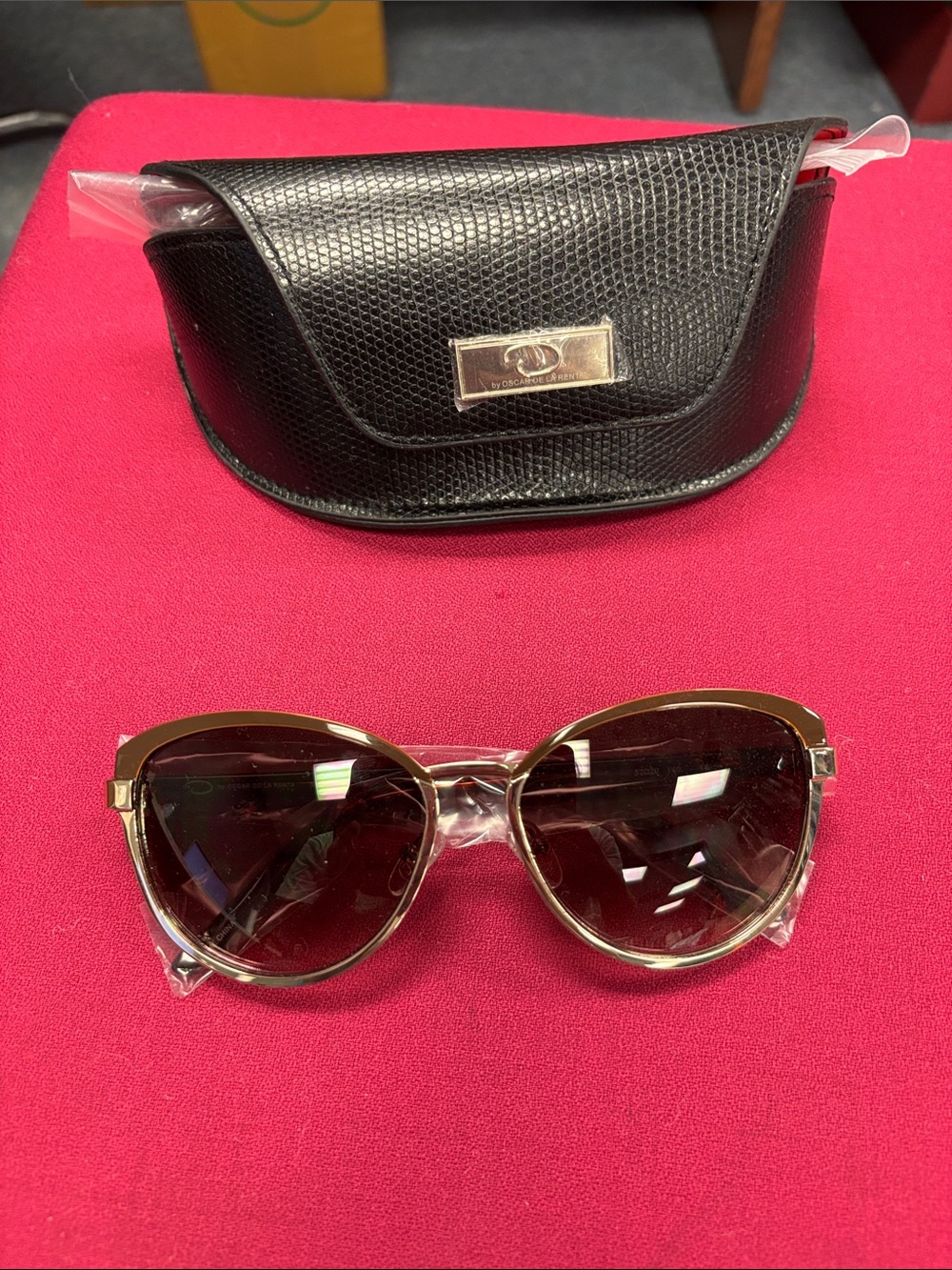 Oscar de la Renta Gold Frame Black Lens Sunglasses